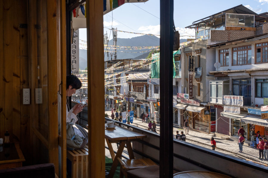 My café, terrasse à Leh au-dessus du main bazaar